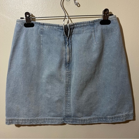 BDG Urban Outfitters Cotton Light Wash Mini Denim Skirt M - Picture 2 of 12